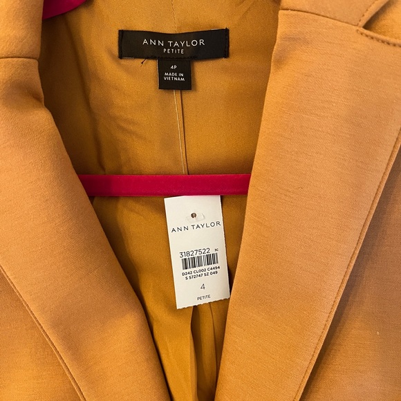 New Ann Taylor the Petite Hutton Blazer Double Knit size 4P - Picture 3 of 8